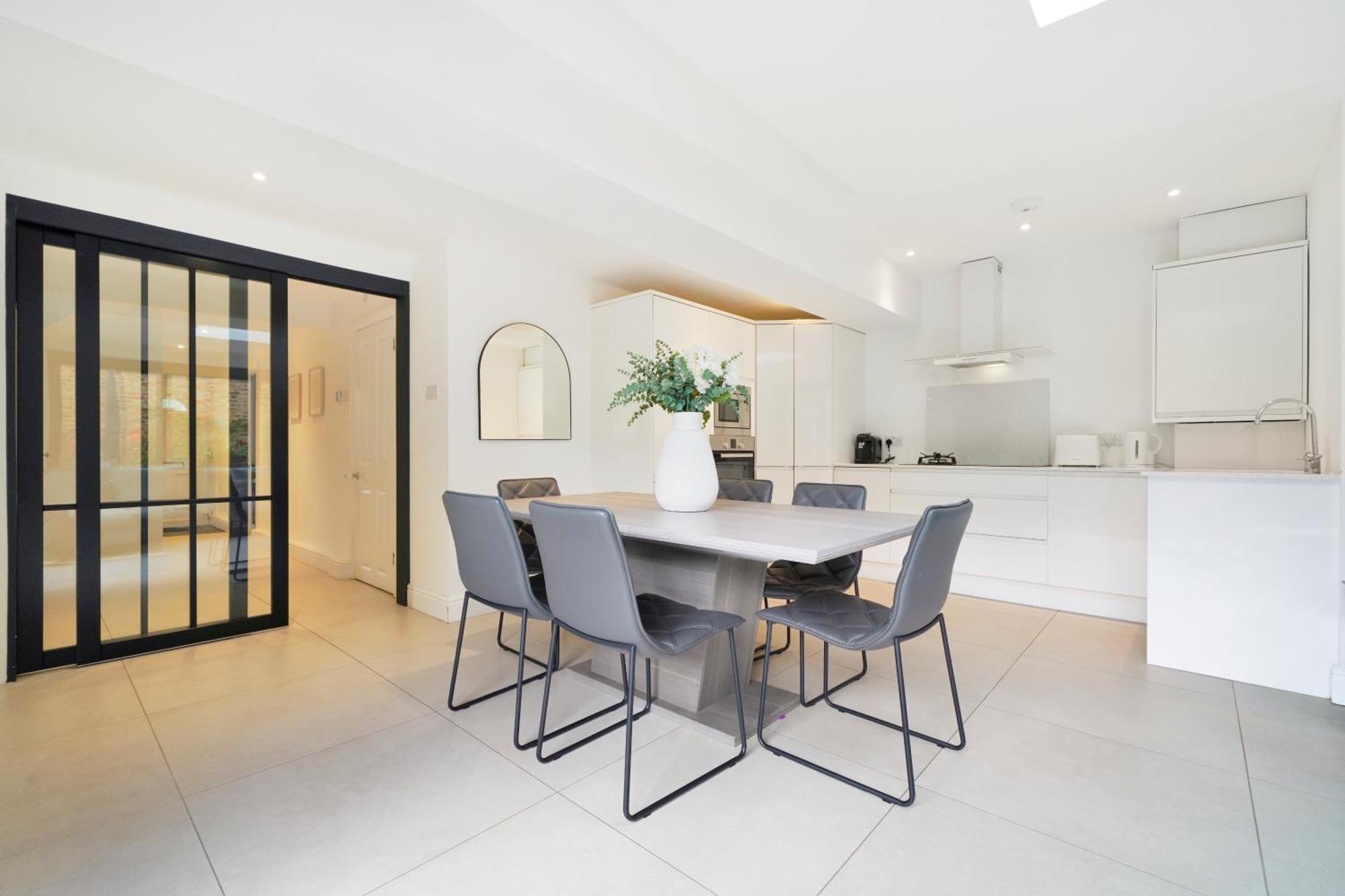 The Wimbledon Hideaway - Glamorous 3Bdr House With Garden ลอนดอน ภายนอก รูปภาพ